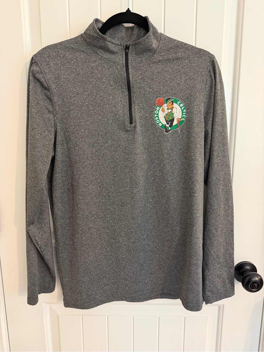 NBA Gray Heather Quarter-Zip Pullover with Boston Celtics Logo Men’s size S Sml